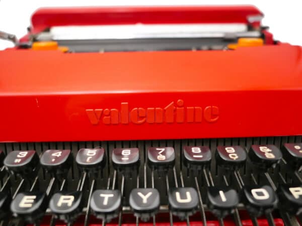 Olivetti Valentine Rouge révisée ruban neuf