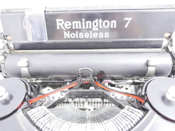 Remington Noiseless 7 portable noire made in USA révisée ruban neuf