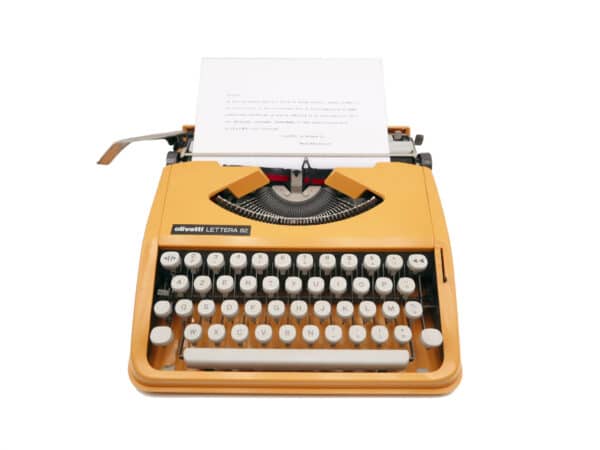 Machine à écrire Olivetti Lettera 82 Orange Curry révisée ruban neuf