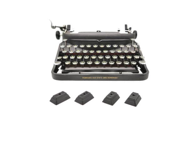 Lot de quatre pieds pour machine à écrire Remington Noiseless