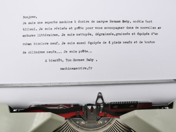 Machine à écrire Hermes baby couleur vert tilleul révisée ruban neuf