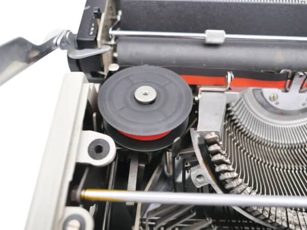 Vis de serrage ruban encreur machine à écrire Olivetti ou Underwood