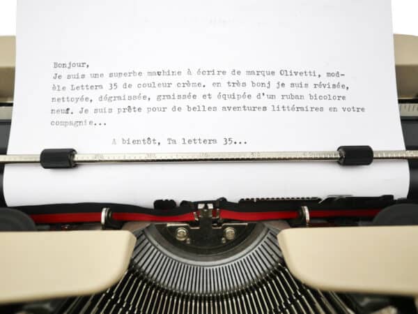 machine à écrire Olivetti lettera 35 beige révisée ruban neuf