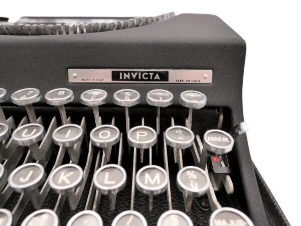 Invicta modèle MP1 noire matte 1949 révisée ruban neuf