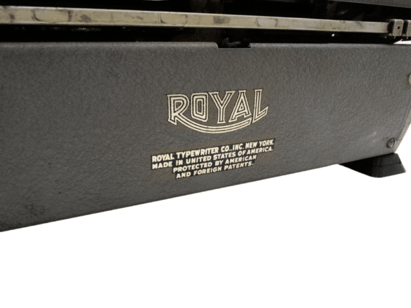 Royal Portable Quiet de Luxe USA vintage révisée avec ruban neuf