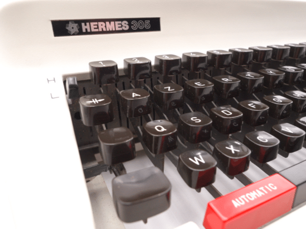 Hermes 305 blanche révisée ruban neuf Japon