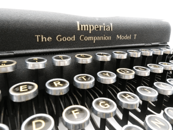 Imperial The Good Companion Model T noire matte révisée ruban neuf